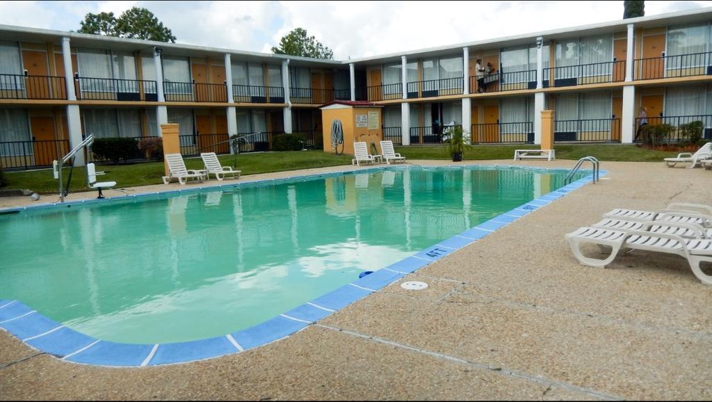 Executive Thibodaux New Orleans Hotel Exterior photo
