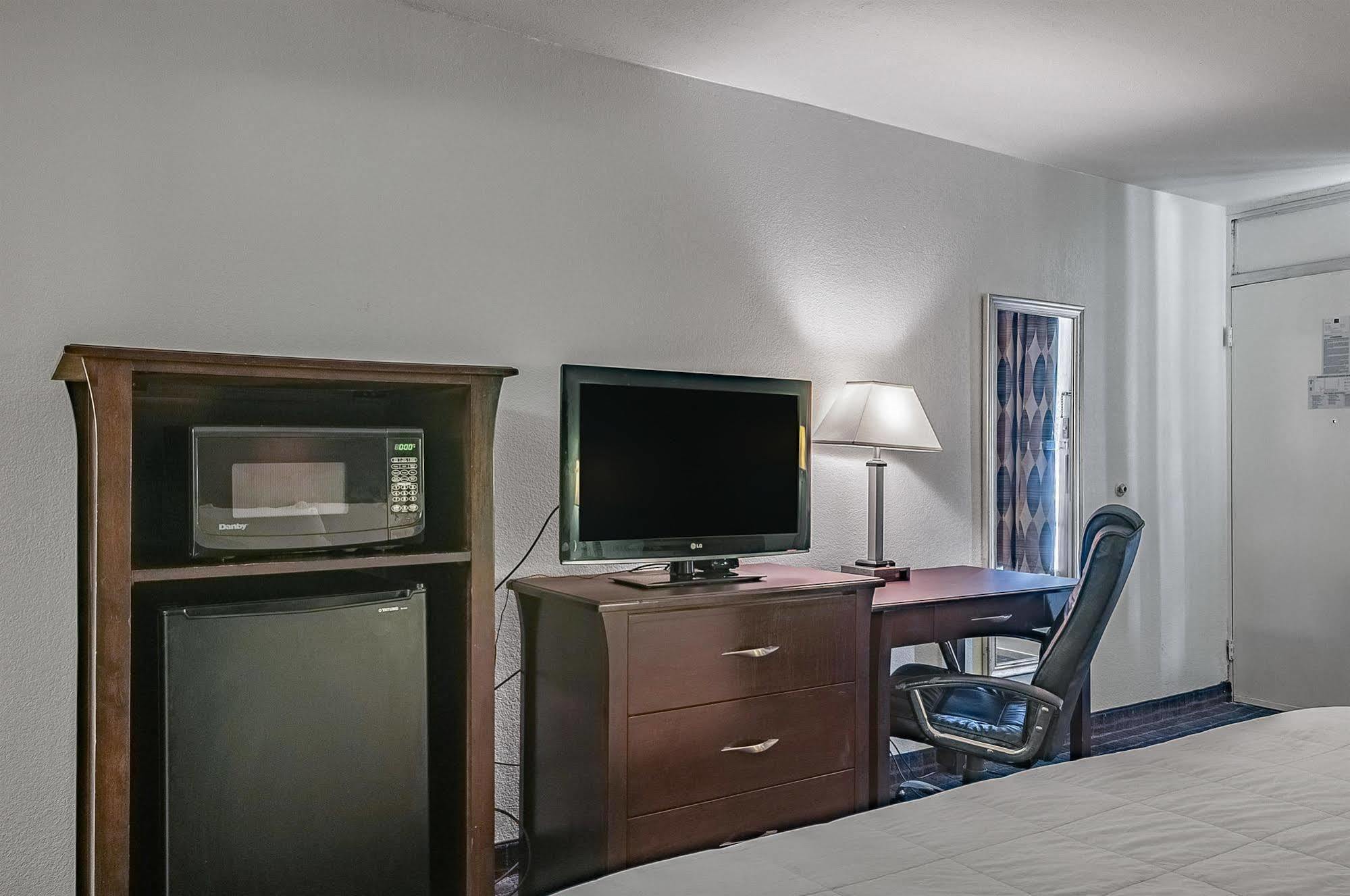 Executive Thibodaux New Orleans Hotel Exterior photo